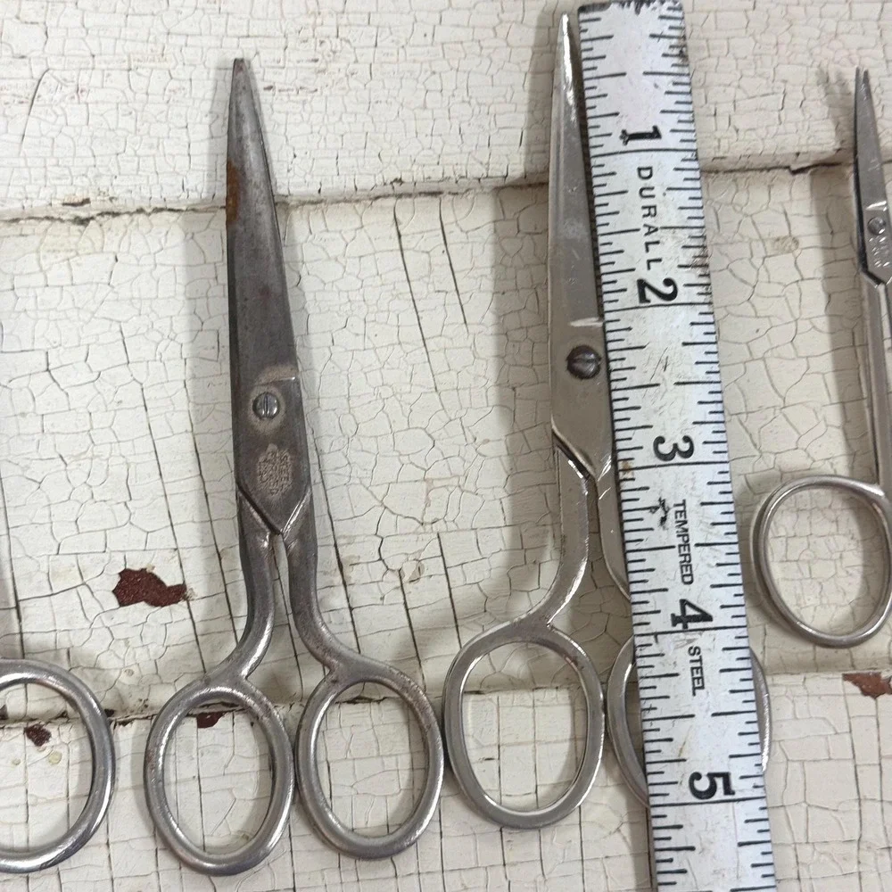 Vintage scissor decor set of 5